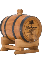 wódka dębowa 3 0 w beczce z czarnymi obręczami