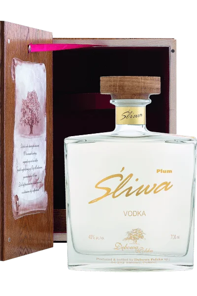 wódka śliwa 0 7 w dębowej księdze